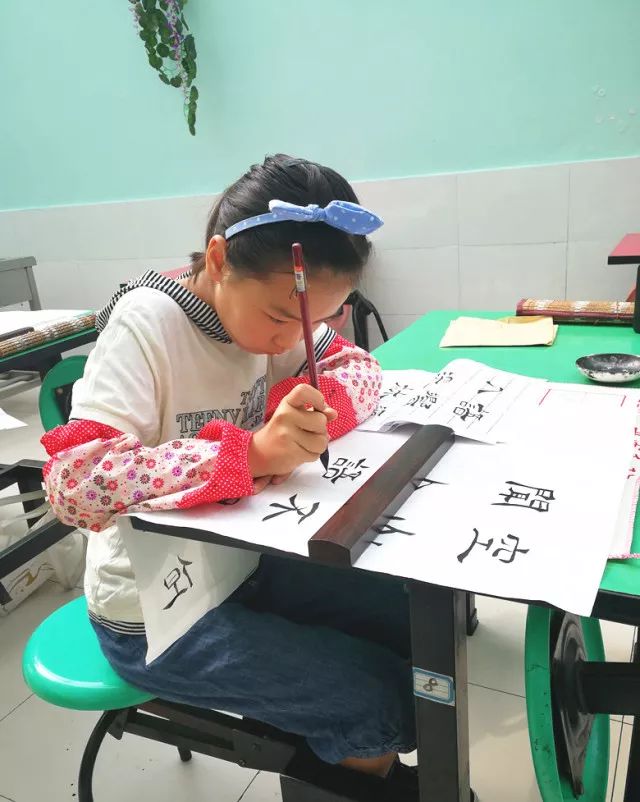 霸书写指导，掌握技巧，展现个性魅力