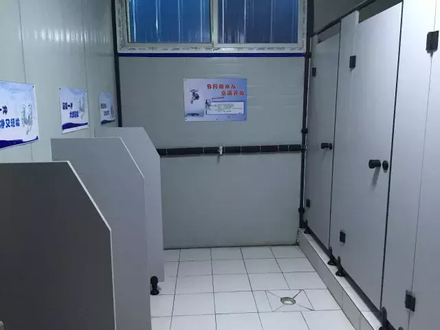 建筑工地临时卫生间的重要性及其管理策略