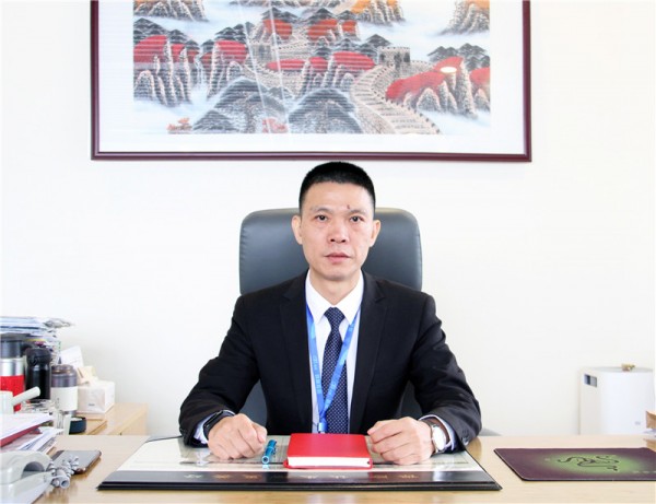 中材建筑集团董，一位建筑行业的杰出领袖