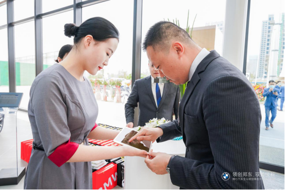 倍耐力客服，卓越服务与顾客至上的实践
