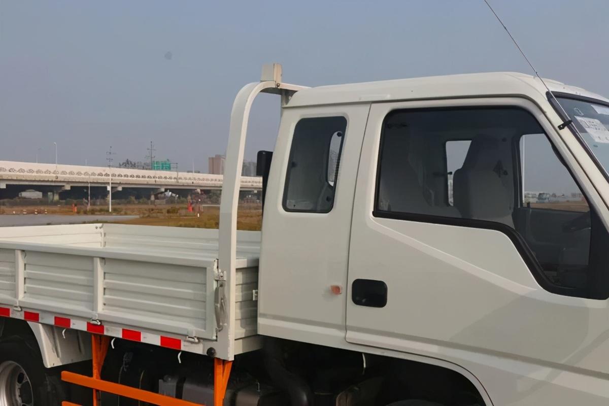 江铃顺达雾灯开关介绍及使用指南