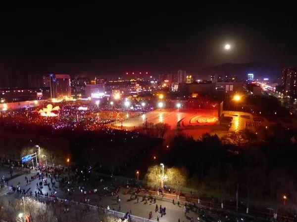 烟火表演设备，绽放夜空的技术与艺术