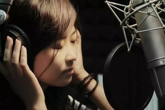 作品中配音女声的魅力与重要性