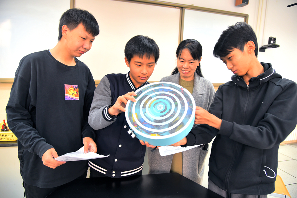 生活中的合作形式，探索与理解