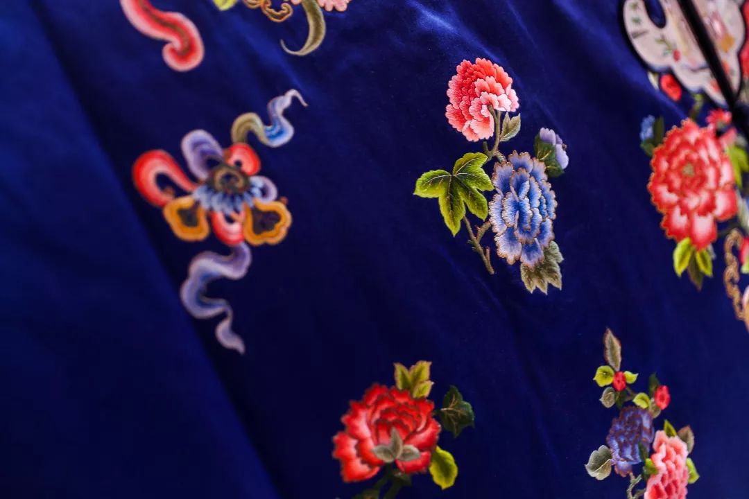 苏绣图案双面绣，传统工艺与现代美学的完美结合