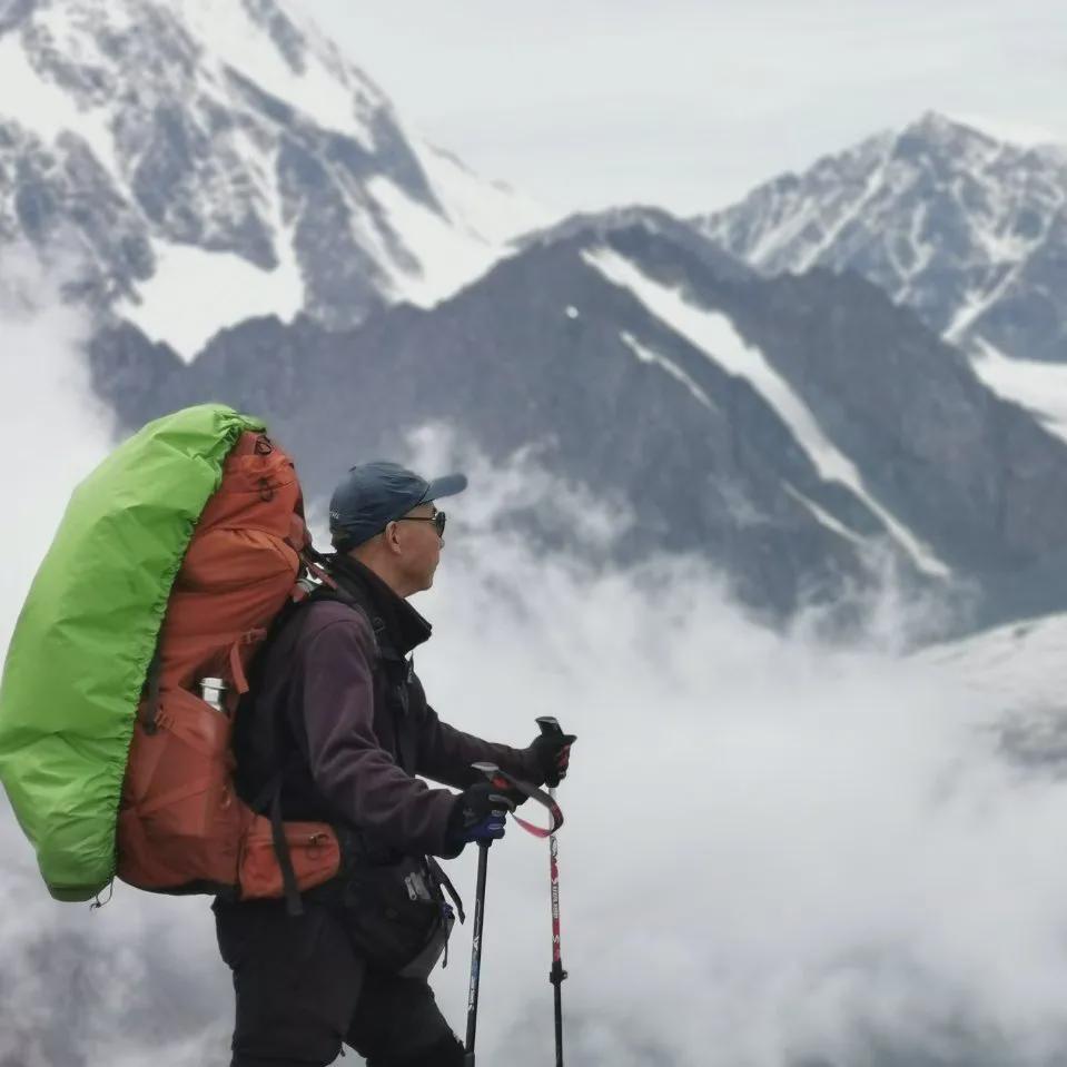 探索自然之巅，关于80升以上登山包的独特魅力