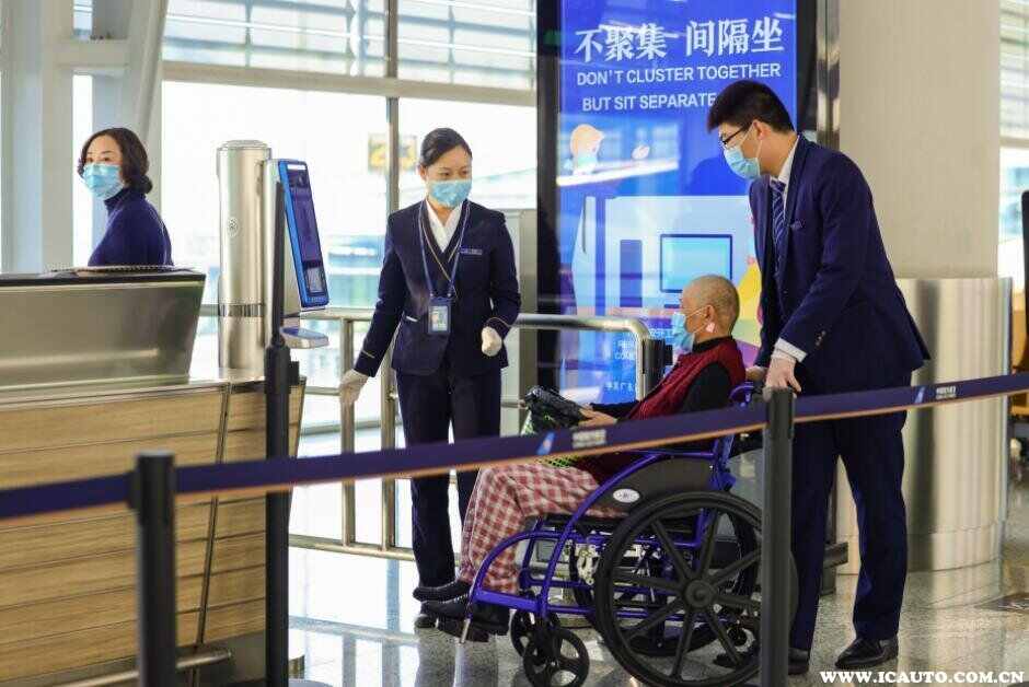 老年人坐飞机有限制吗？全面解析老年旅客的航空出行规定