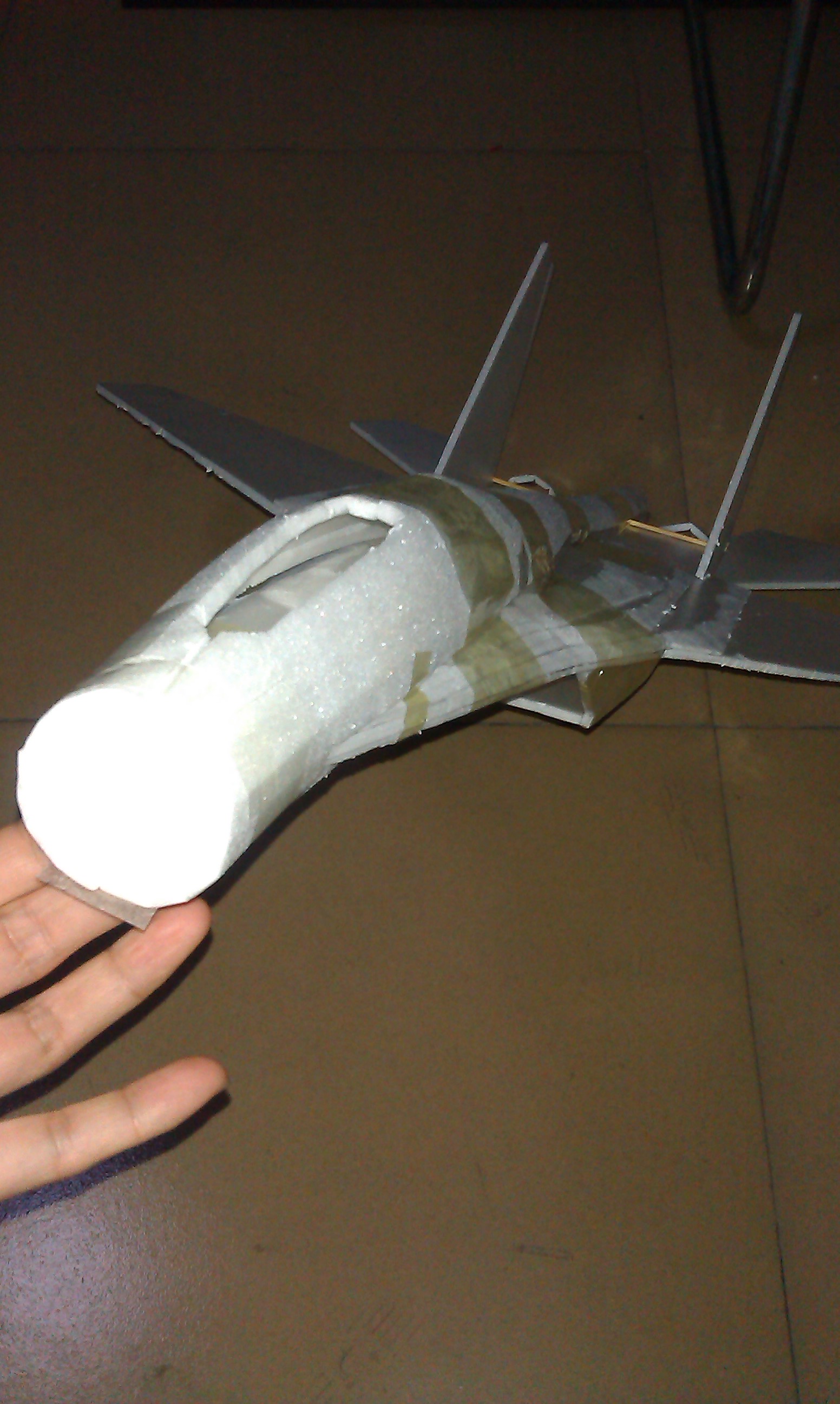 探讨3D固定翼飞机的遥控通道需求，最少需要几通道？
