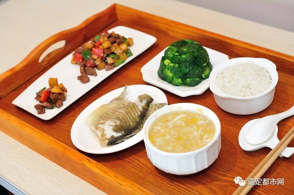 月子会所月子餐价格，深度解析与比较