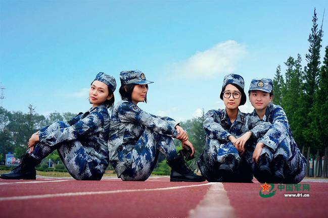 空军女兵待遇，现代军事体系中的平等与公正