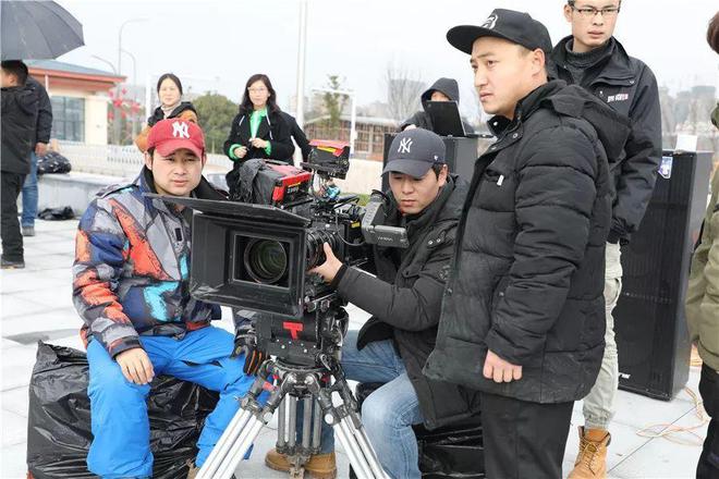 演员与剧组，影视作品的幕后功臣