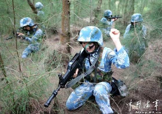 女兵的待遇，平等权益的呼唤与实现