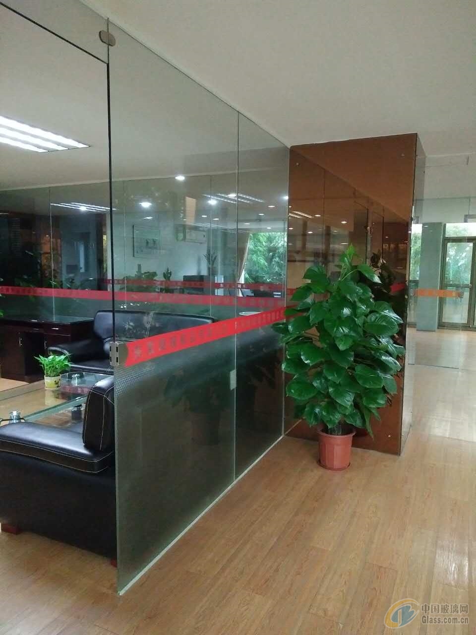 广东著名的玻璃门厂——探索卓越品质的源头
