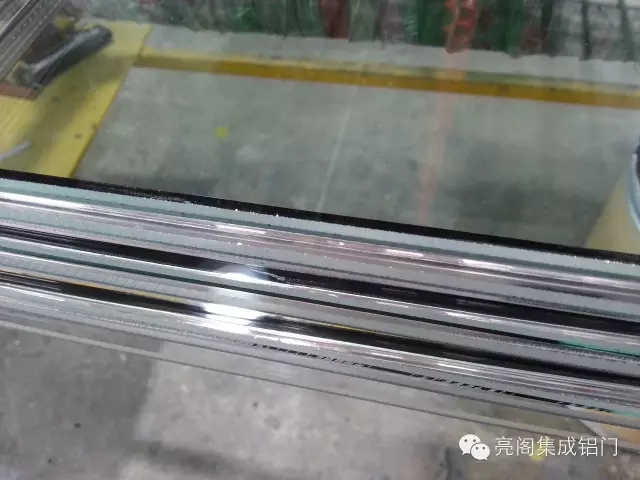 玻璃门的胶条，形态、功能与应用