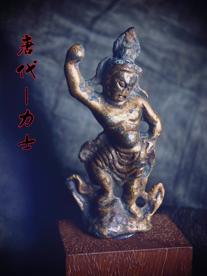 黄金力士，力量与荣耀的象征