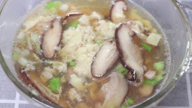 鲜菇蛋花汤，一道美味与健康并存的佳肴
