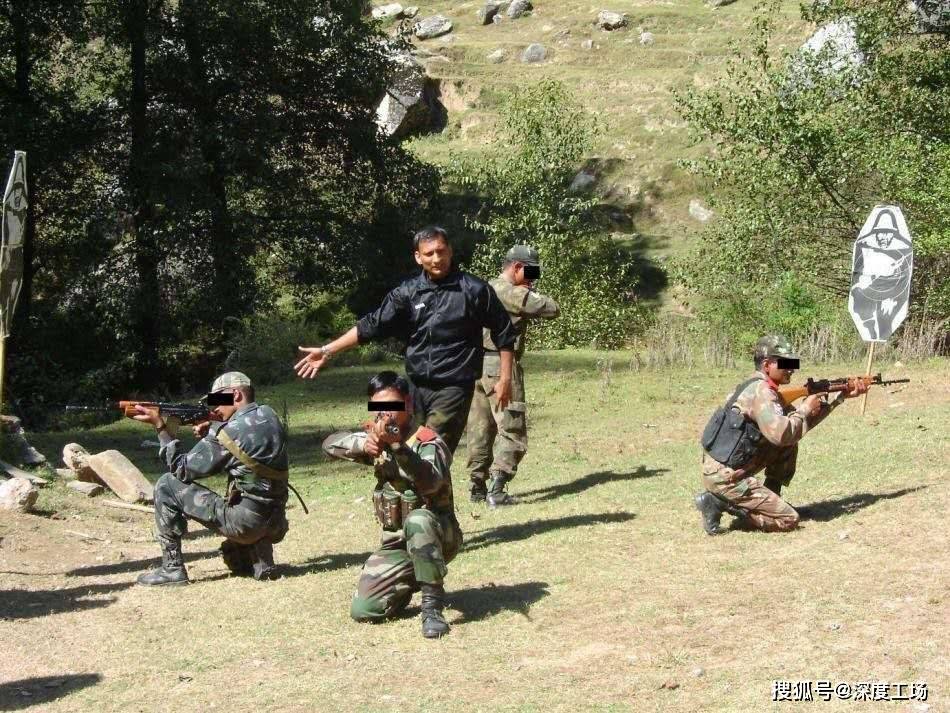 伞兵的日常训练，挑战与磨砺