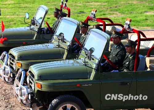 中俄伞兵车，跨越时空的战略合作与装备革新