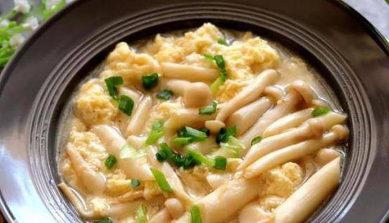 冰糖蛋花汤，一道美味与健康并存的佳肴