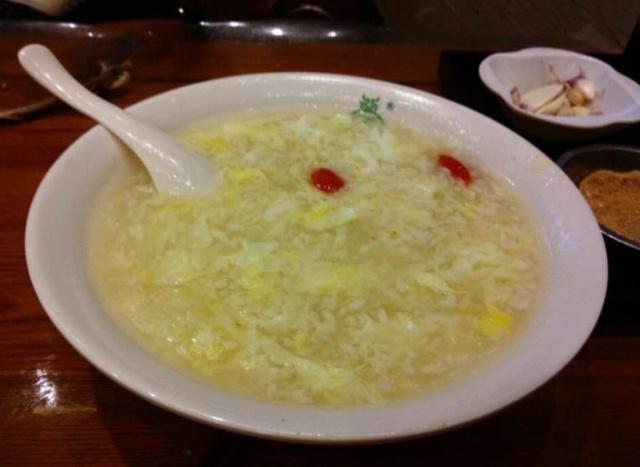 醪糟米酒蛋花汤，传统美食的制作艺术
