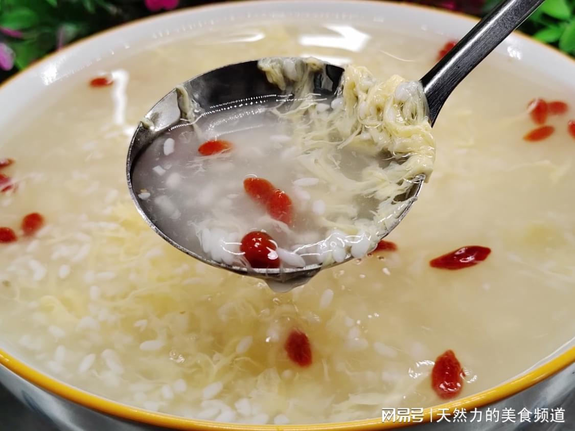江米甜酒蛋花汤，一道传统美味的健康佳肴