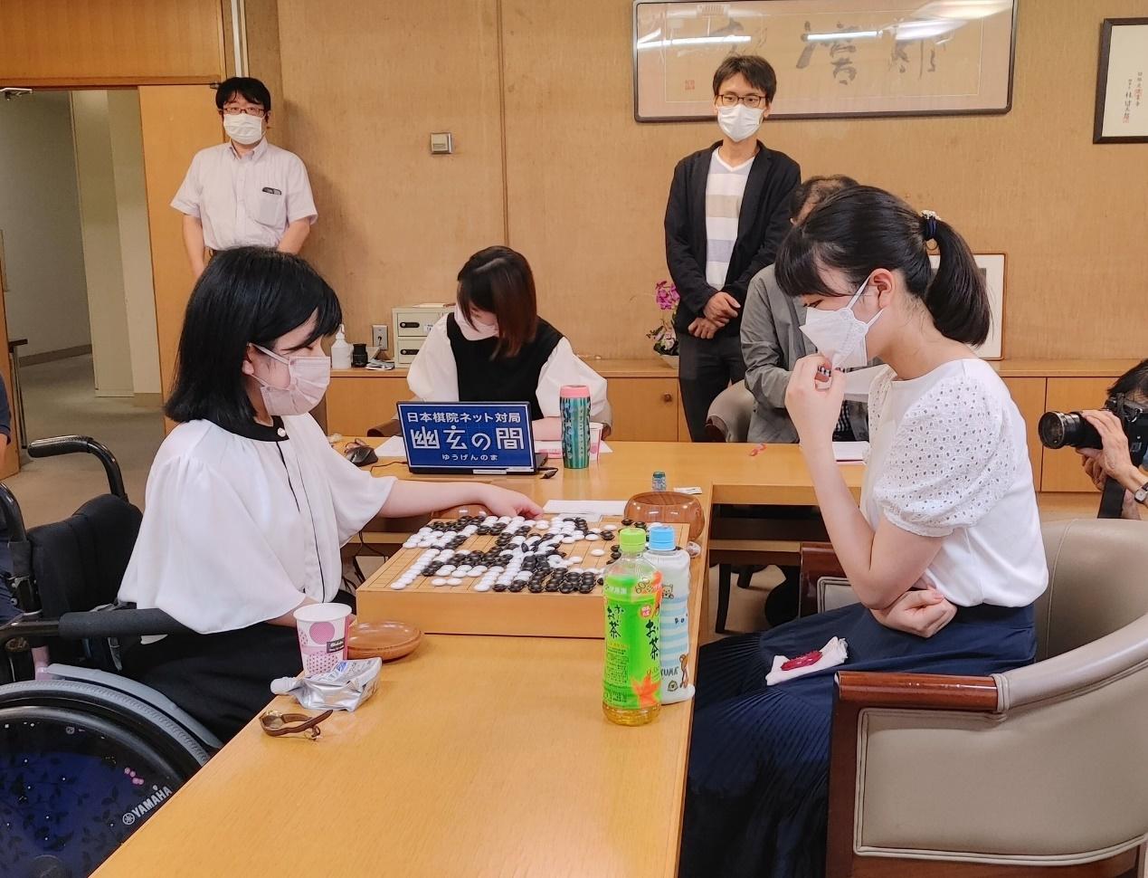 吉田咲表情包，魅力四溢的瞬间捕捉