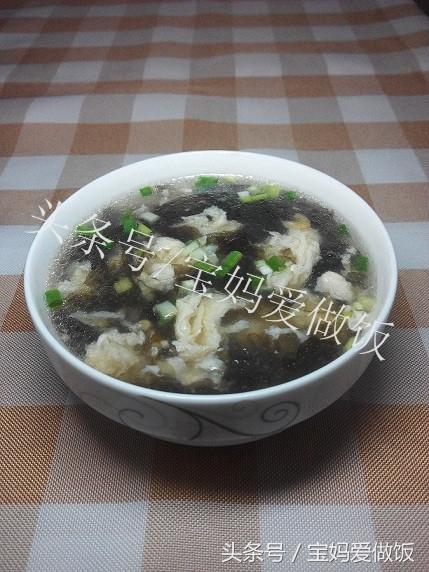 蛋花汤泡饭，一道家常美食的温馨故事