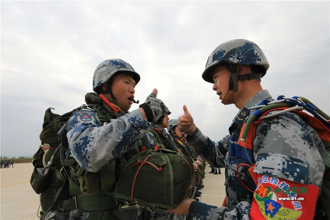 美国伞兵训练，精英之路的锤炼与挑战