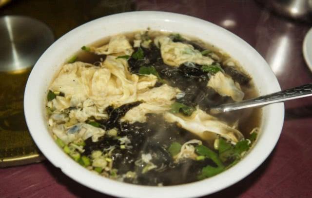 制作紫菜蛋花汤，一道家常美食的烹饪指南