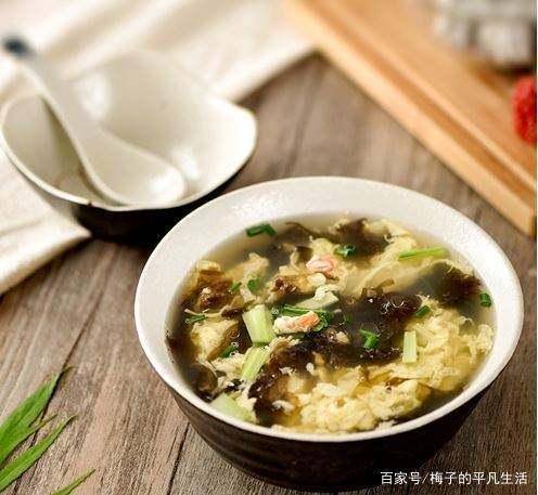 如何制作美味的紫菜蛋花汤并去腥