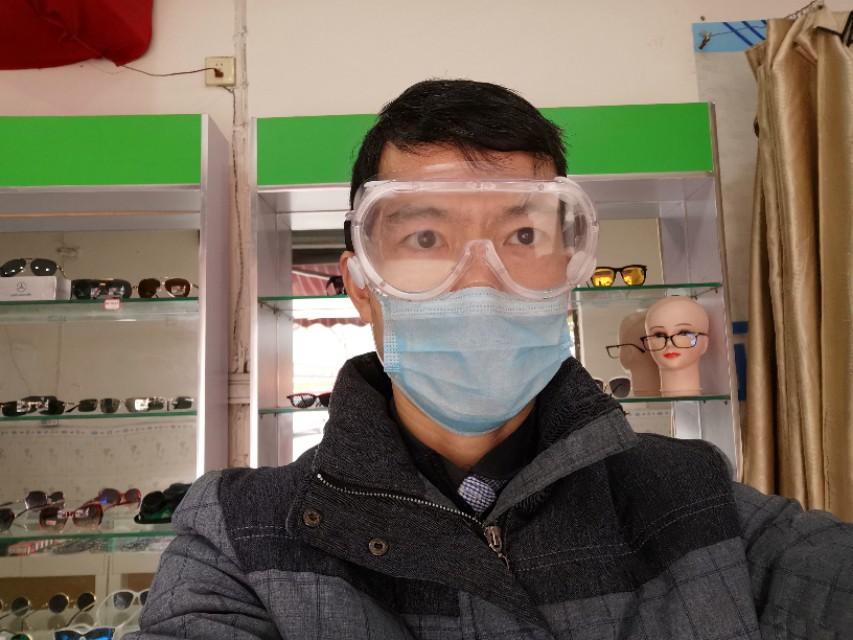 镜片验真假鉴别——保障您的视觉质量与消费权益