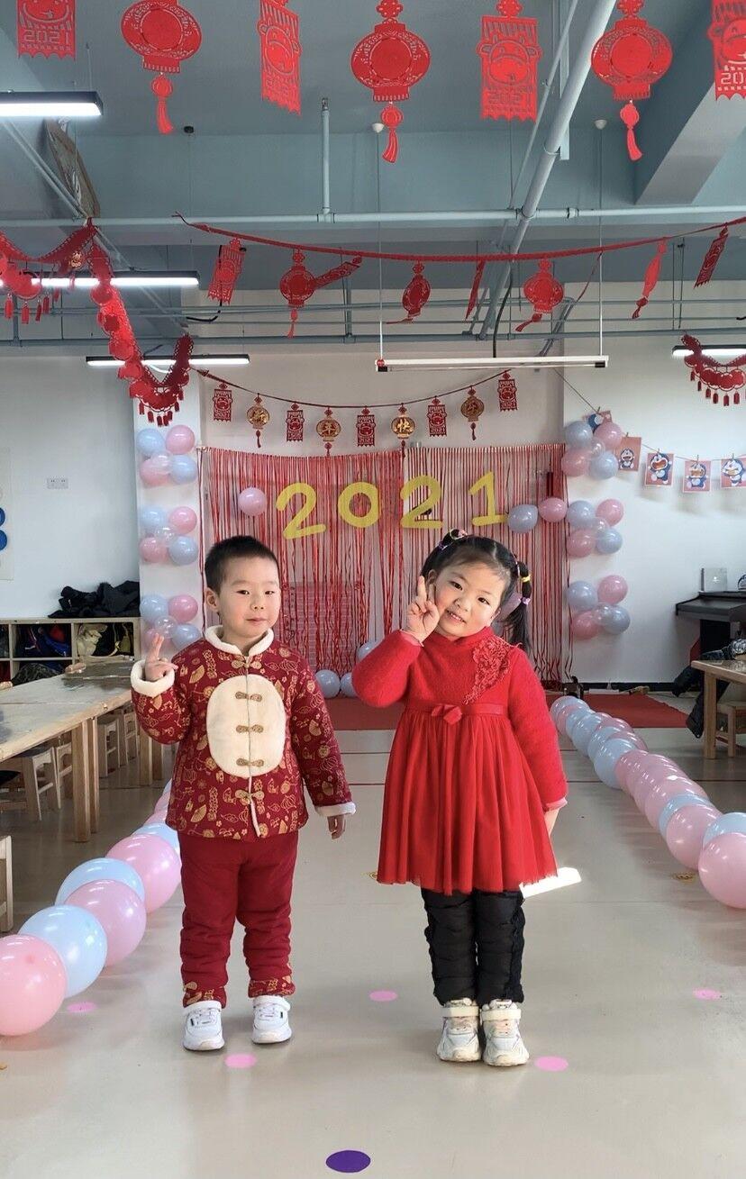 小班美术课新年，创意与欢乐的交融