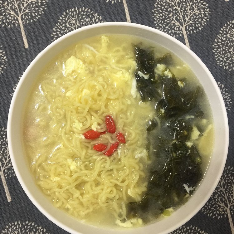 紫菜蛋花方便面的魅力，一道跨越时空的美食传奇